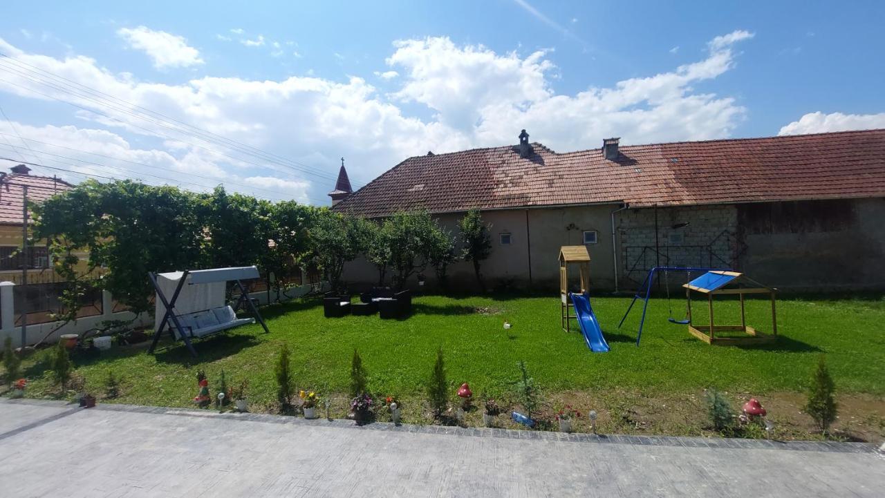 Casuta Din Drumul Muntelui Dragus Luaran gambar