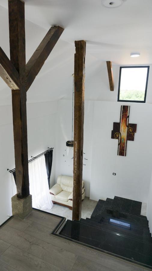 Casuta Din Drumul Muntelui Dragus Luaran gambar