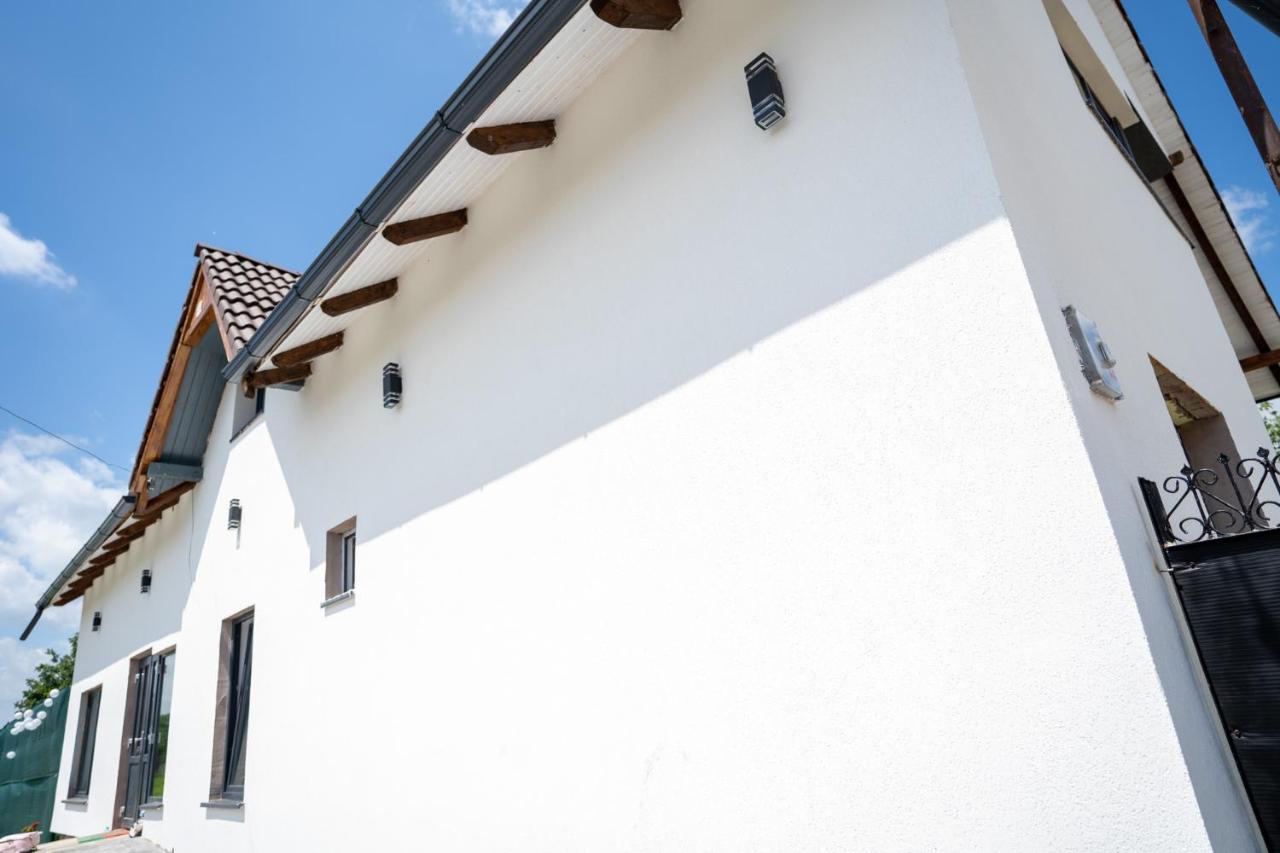 Casuta Din Drumul Muntelui Dragus Luaran gambar