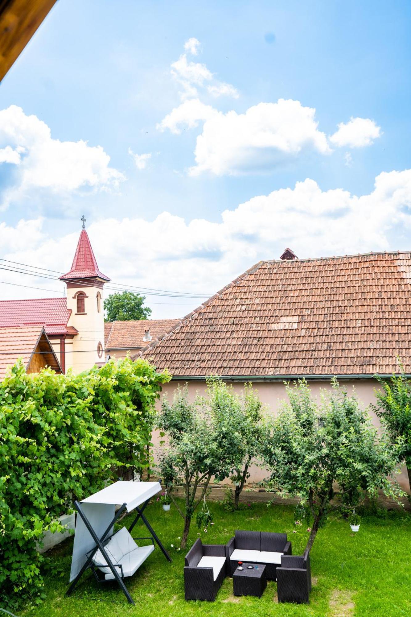 Casuta Din Drumul Muntelui Dragus Luaran gambar
